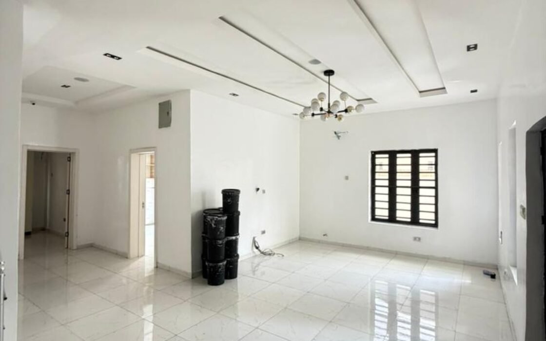 5 Bedroom Fully Detached Duplex