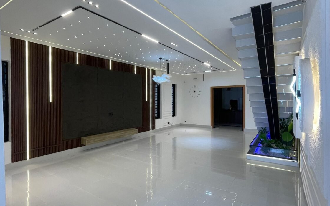 5 Bedroom Fully Detached Duplex