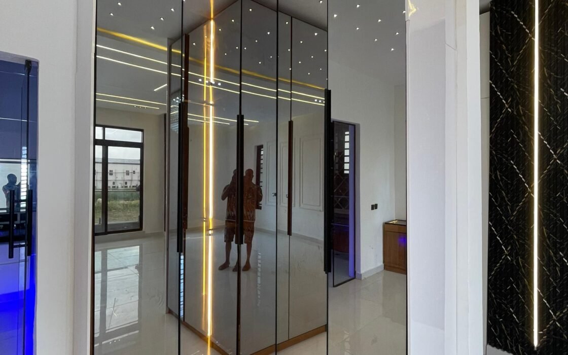 5 Bedroom Fully Detached Duplex