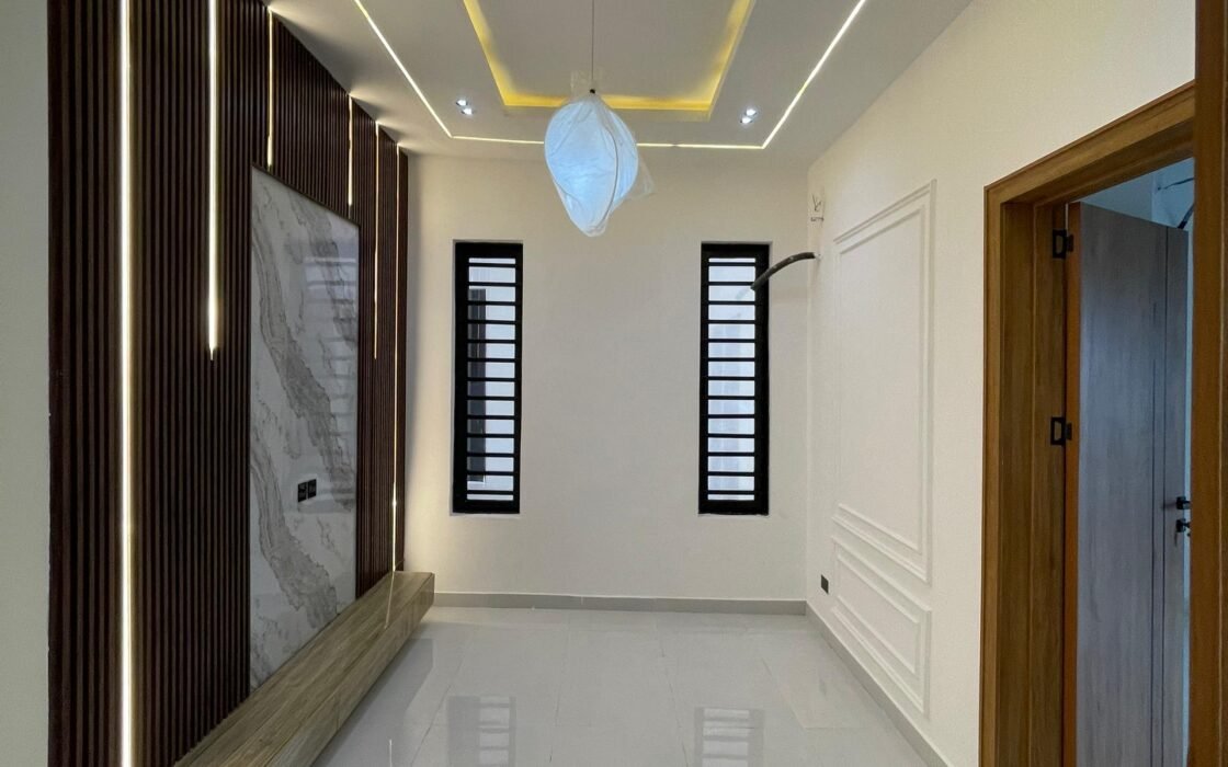 5 Bedroom Fully Detached Duplex