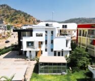 8 Bedroom Luxury Mansion