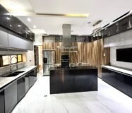 8 Bedroom Luxury Mansion