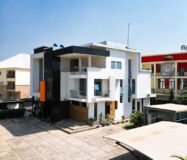 8 Bedroom Luxury Mansion