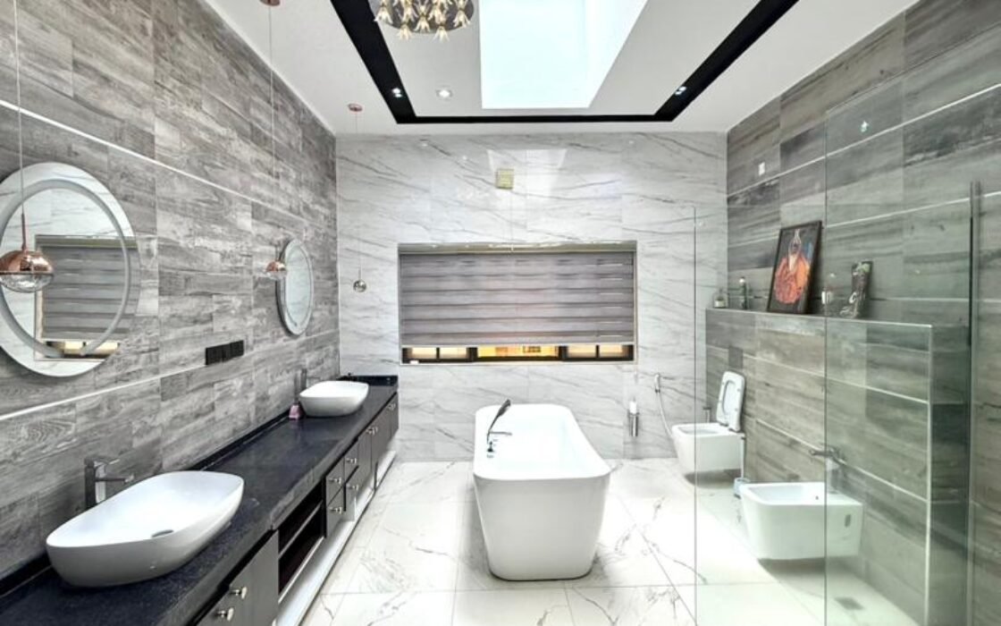 8 Bedroom Luxury Mansion