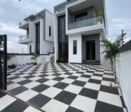 5 Bedroom Fully Detached Duplex